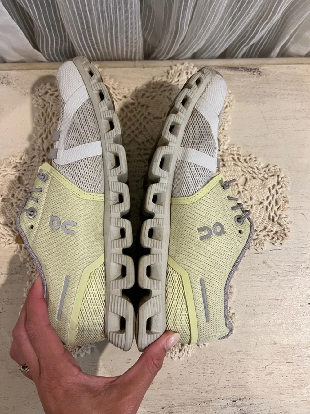 On Running Cloud Sneakers Women’s Size 8 Beige Green Lightweight Athletic Shoes - Picture 8 of 12